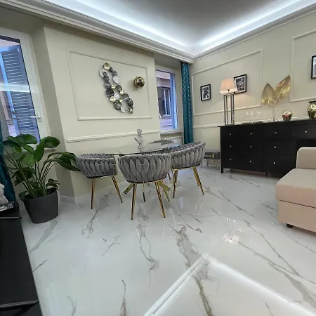 Spanish Steps Glamour & Sauna Luxury Apartment ****-3